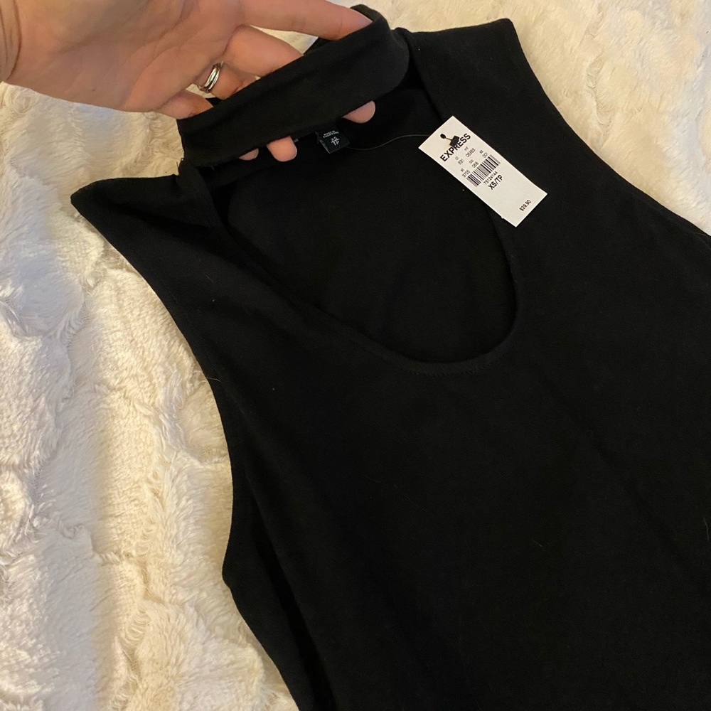 Keyhole Black Top - Picture 5 of 5
